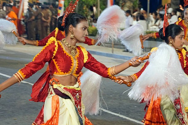 kandy perahera dancing